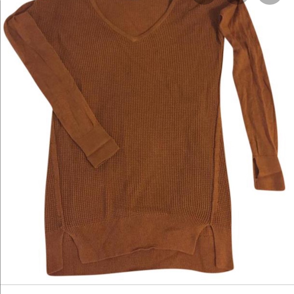 Lululemon rust color sweater with thumb holes